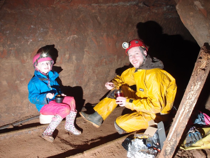 P3124072.JPG - Lunch at the cross junction.