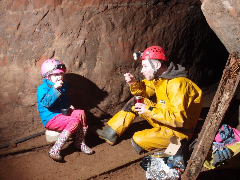 P3124073.JPG - Lunch at the cross junction.