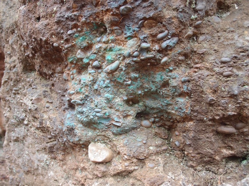 P3124095.JPG - Copper staining in the open cut.