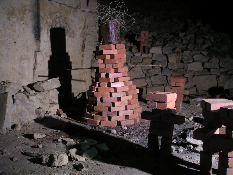 bfs_robots3.jpg - Robot leader, chief druid or Darlic?