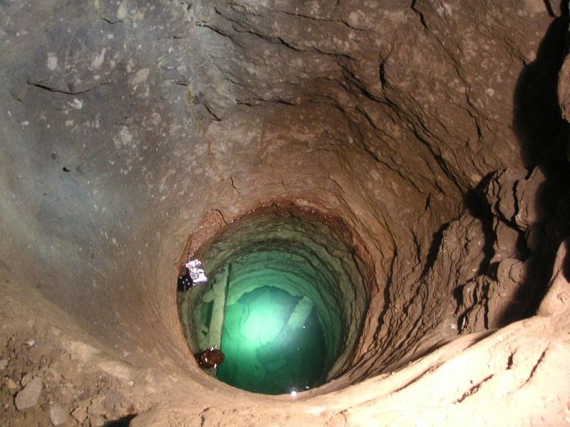 bfs_b12well.jpg - The well along the B12 Route, just past the bricked airshaft for the railway tunnel.