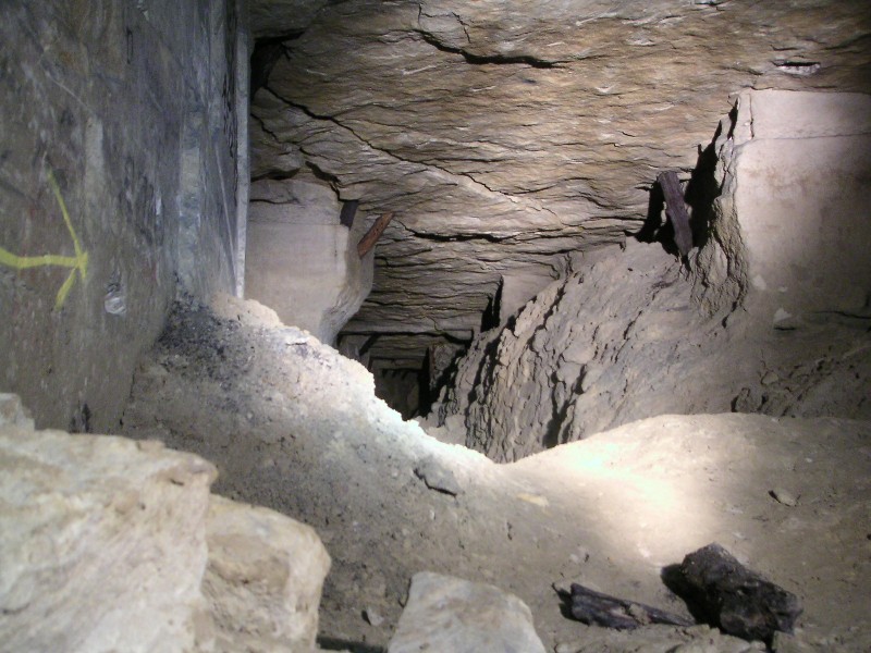 bfs_passage1.jpg - When you move out of the Cathedral Chamber you start to really see the scale of the mine, this is along to the B12 Route passage.