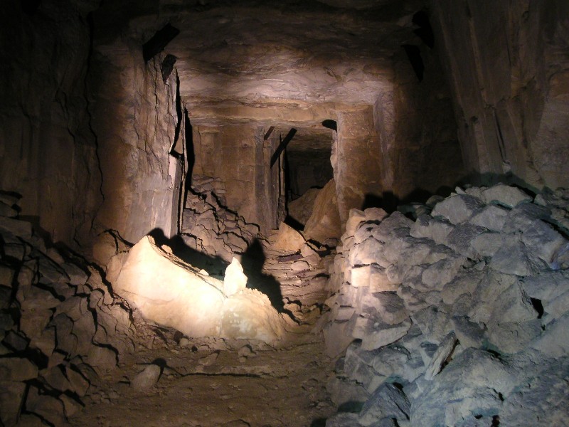 bfs_passage3.jpg - Another passage view.