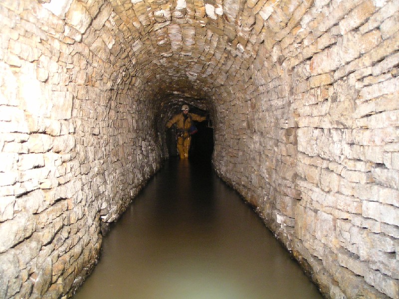 bs_deeplevel_arching1.jpg - Rampgill Deep level stone arching in excellent condition. This part was along Carr's Vein.