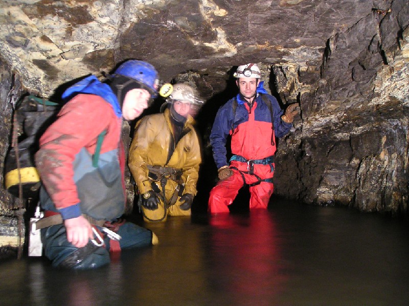 bs_deeplevel_group_pic.jpg - A group photograph still along Carr's Vein.