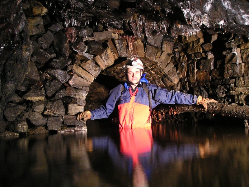 bs_deeplevelwater_karl2.jpg - On Carr's Vein, this was probably the deepest water level, it had been higher but WMRG had dug out a bit of a collapse to lower it. The ever present air pipe is still with us.