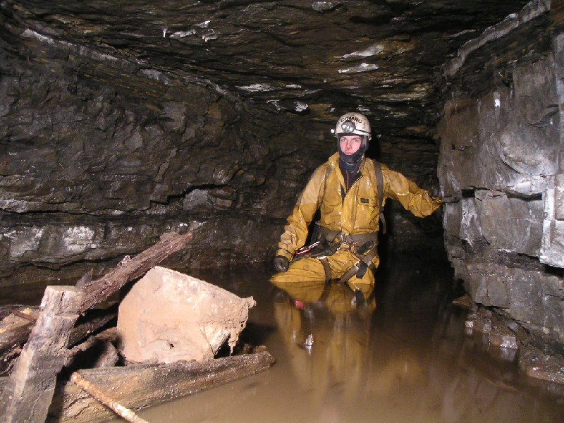 bs_startofnentforcelevel.jpg - The start of the Nent Force Level, marked by an ore truck.