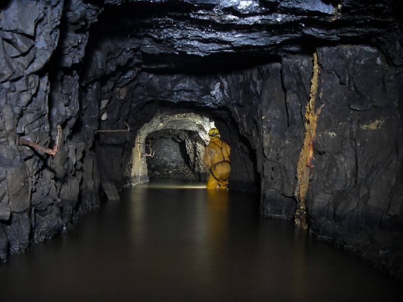 56_bs_deeplevel_1.jpg - Fall at the junction with Carr's Vein, Rampgill Deep Level.