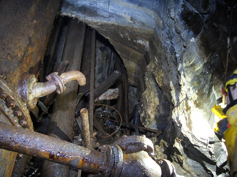 60_bs_shaftbot_1.jpg - Right view of the bottom of the Brewery Shaft.