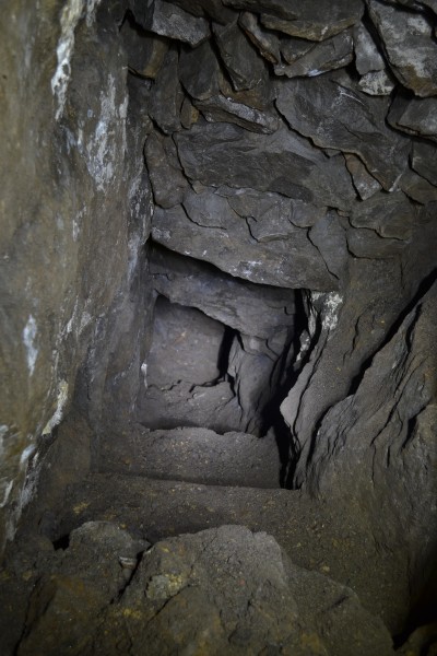 DSC_0315.JPG - Past the traverse - manway past the traverse. Photo by Karli.