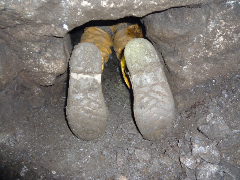 P1030723.JPG - Karli's feet in the squeeze. Photo by Sal.