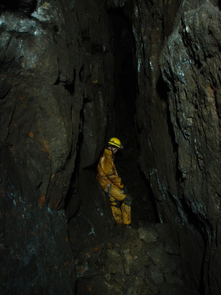 P3108392.JPG - Past the wet rise, Pete looking down into the hopper.