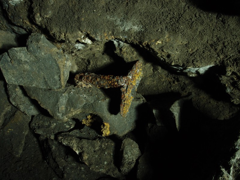 P3108407.JPG - North side of rise - scraper.