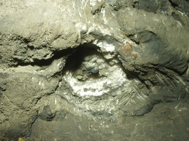 P3108409.JPG - North side of rise - pocket of calcite.