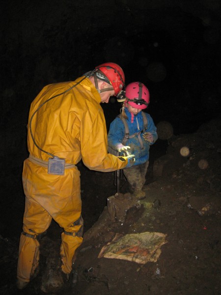 IMG_3463.JPG - Looking a some galena cast offs.