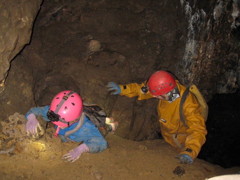 IMG_3470.JPG - Climbing back down to the horse level via ore chute.