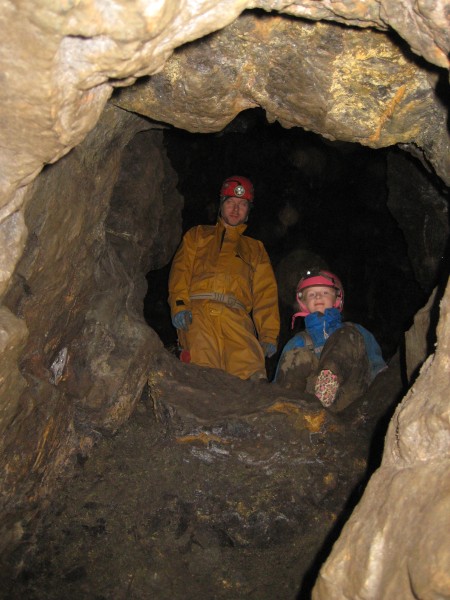 IMG_3472.JPG - Just about to go down the short passage that is the way to Haggs.