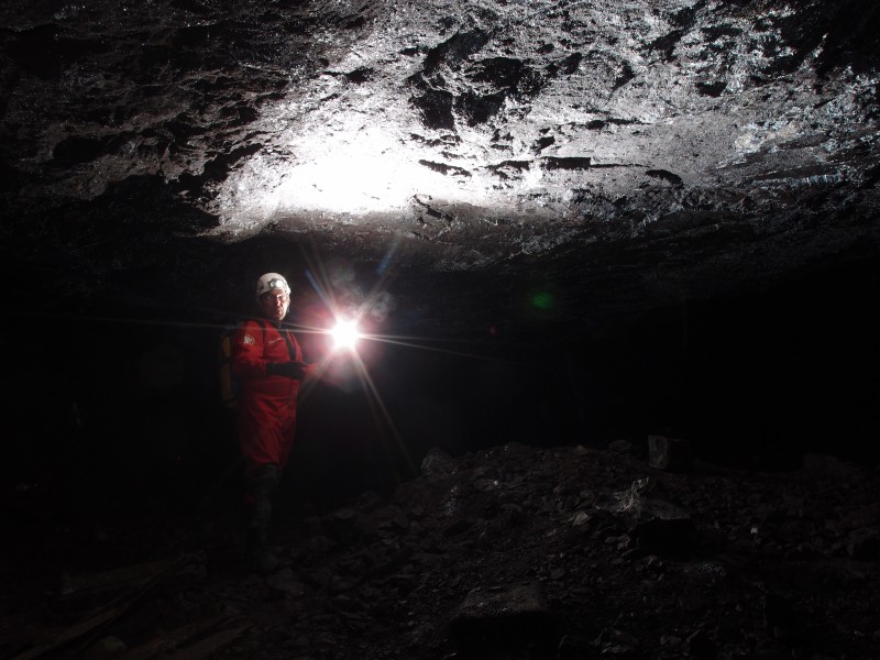 P5014830.JPG - Messing around with flash gun, seccond level in flats on Brownley Hill Middle Vein.