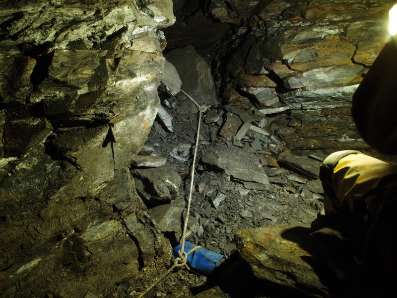 P3012555.JPG - New rope, new anchor with backup for the rise into the High Level on Guddhamgill Burn Cross Vein.