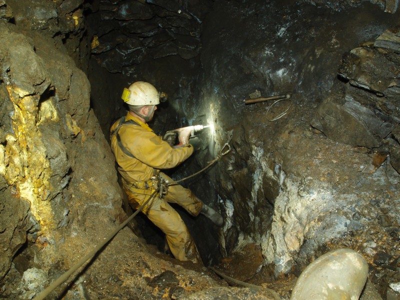 P3012557.JPG - Putting in anchors on the second pitch into jug Vein.