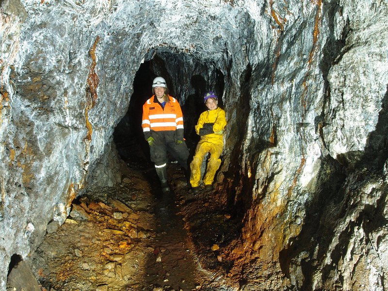 P5295058.JPG - Family portraites - Anna and Sophie, Brownley Hill Vein.