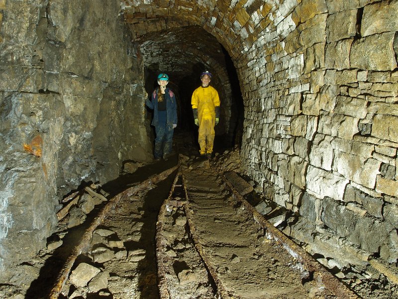 P5295062.JPG - Hannah and Sophie, passing place, Brownley Hill Middle Vein.
