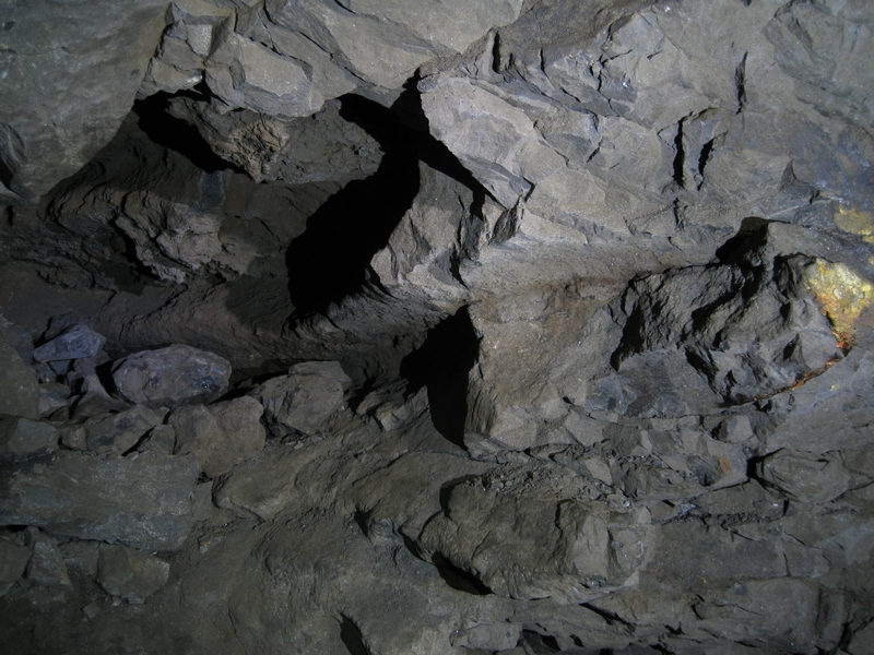 IMG_5287.JPG - Lower Flats, X junction top left branch, this it the natural? formation, seem best towards the middle left.