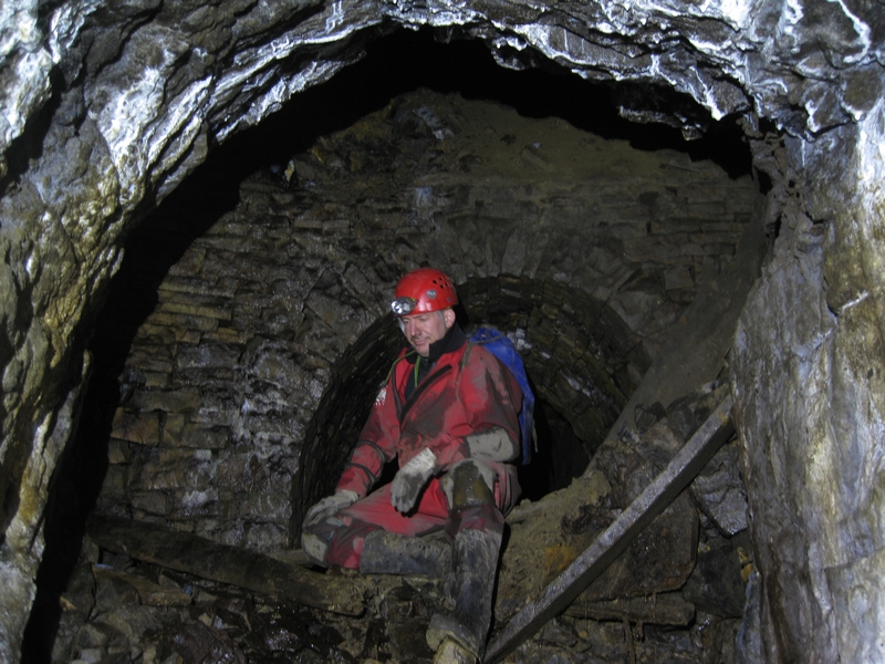 IMG_5297.JPG - One of the the large hoppers going into the access level for the flats.