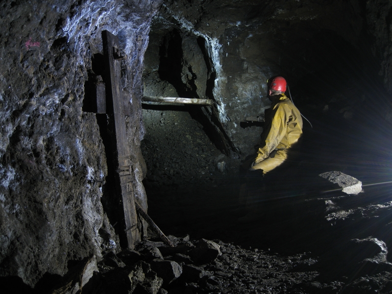 IMG_5313.JPG - The Brownley Hill North Middle Vein junction. I am looking into the collapsed level that would have led down to Hagg's.