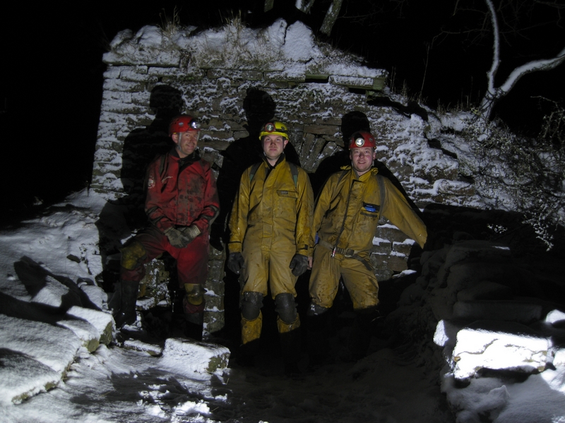 IMG_5327.JPG - On exit a supprising covering of snow greeted us.