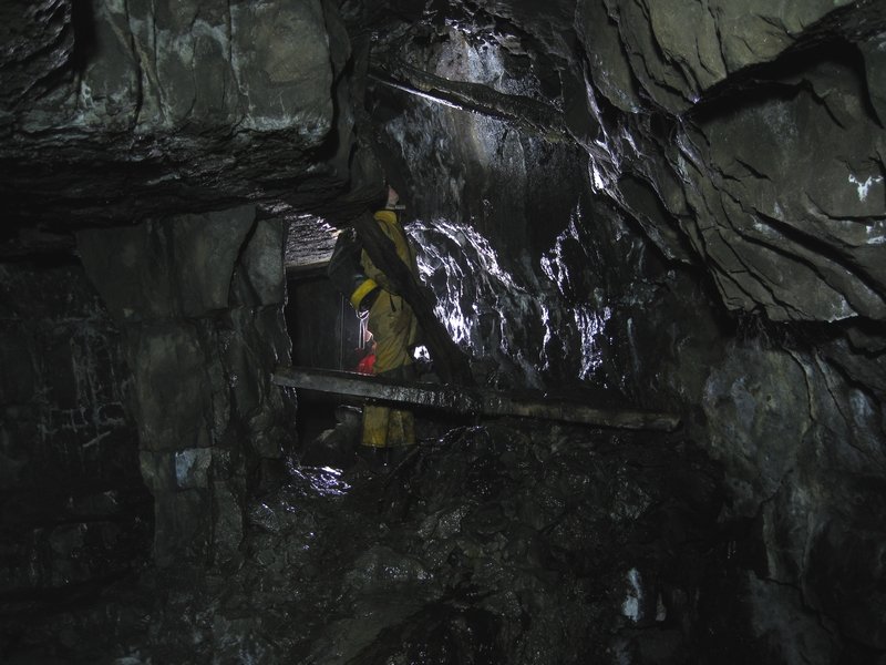 Img_5242.jpg - Not far from the Engine Shaft, there is a rise up.