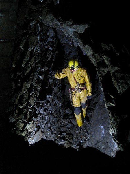 IMG_5753.JPG - Looking down in to a little very short level from the stopes.