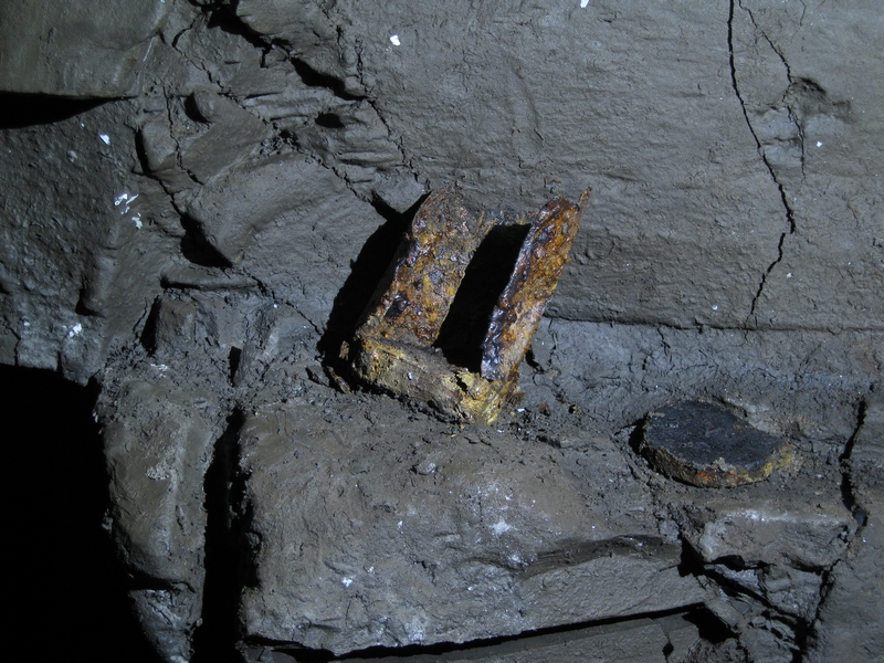 IMG_5841.JPG - Tin, by the sump.