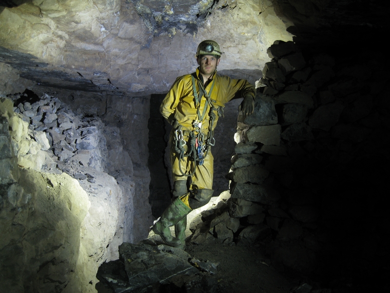 IMG_5858.JPG - Karli on the edge.