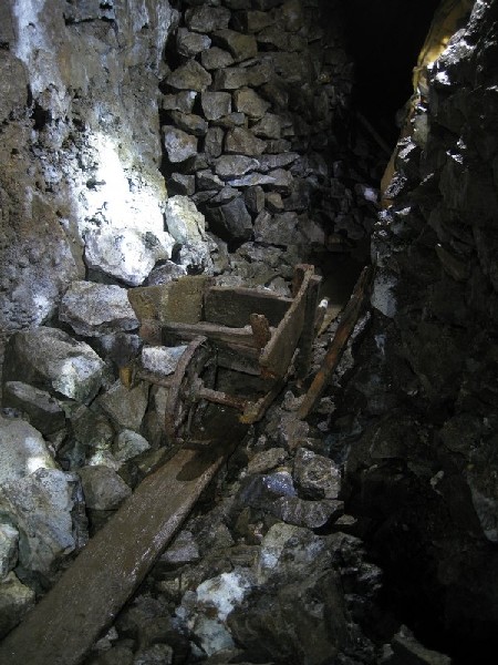 Img_5496.jpg - Barrow on board.