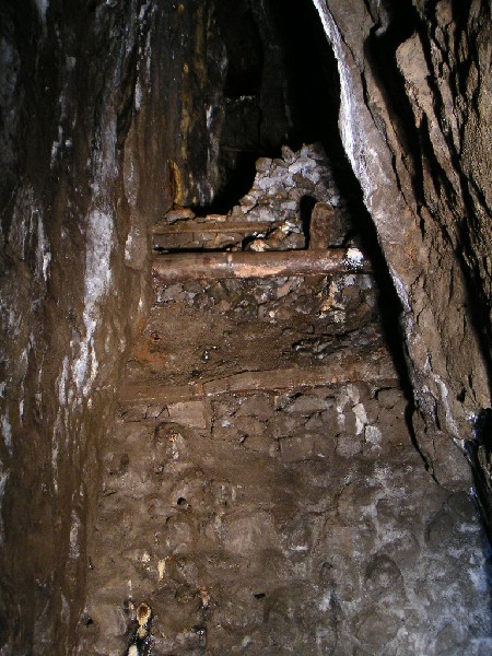 bh_bhv_calstope_viewhigher.jpg - Inside the calcified stope we climbed up into. This is looking higher up into another level. The entrance into the stope is below the deads.