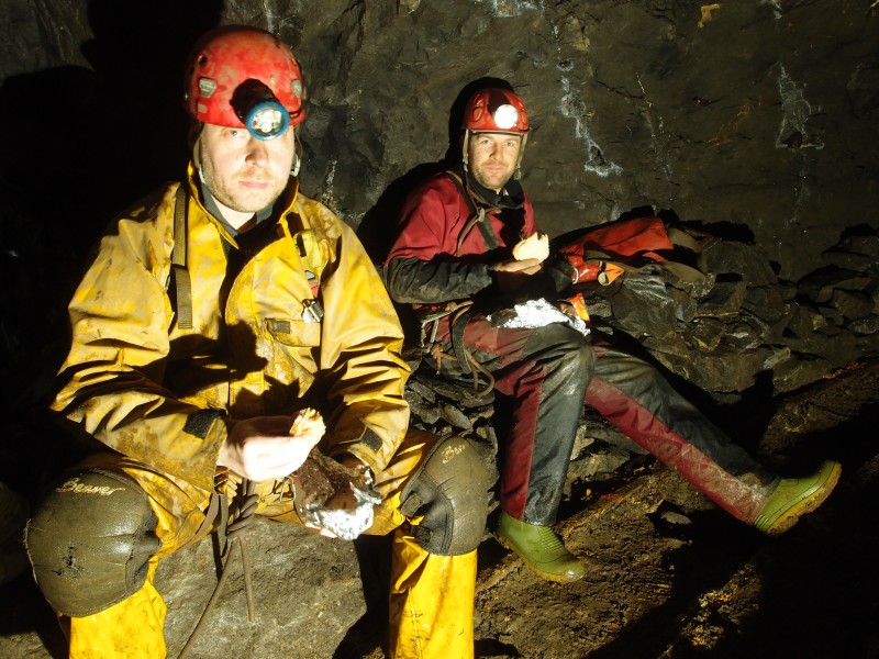 P1223219.JPG - Lunch on the 1st corner on Jug Vein, south end.