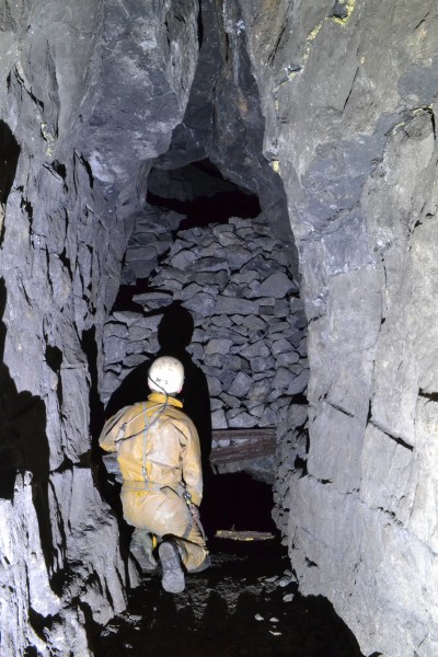 DSC_0039.JPG - Deads stacked over a rather deep sump. You never know what you are walking on. Photo by Karli.
