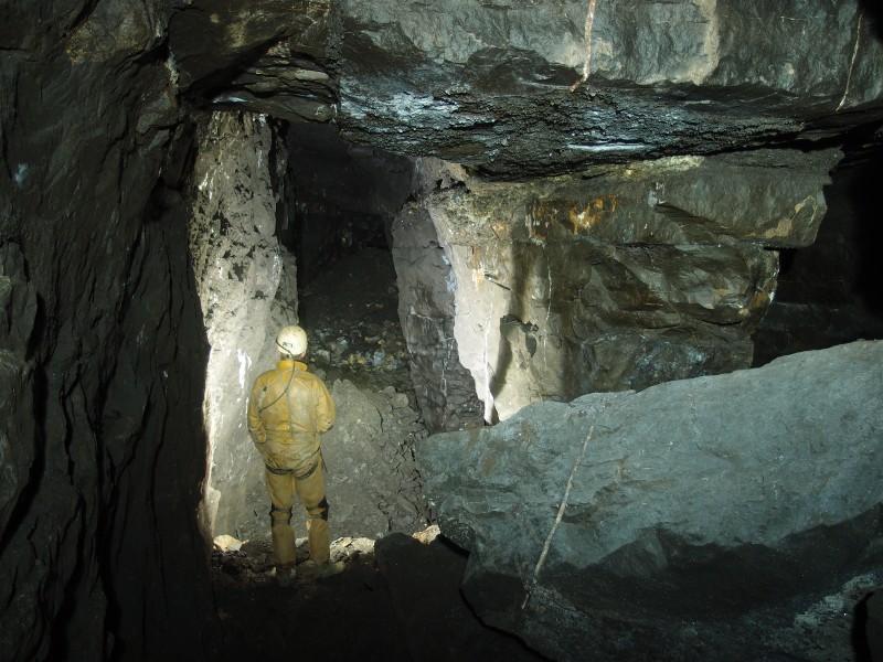 P8206607.JPG - Pillar between two parallel stopes.