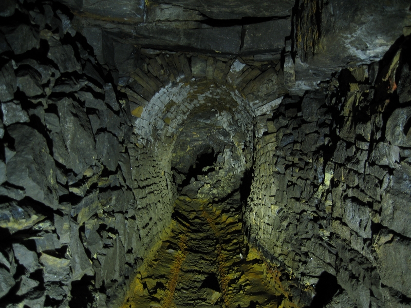 IMG_6117.JPG - Way on along the Brownley Hill Vein, looking east.