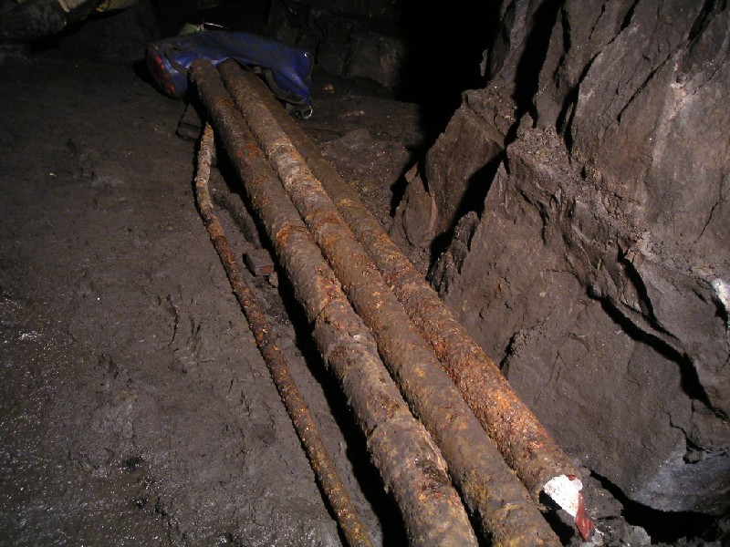 bh_airpipes.jpg - Air pipes just past the rise into the compressor house.