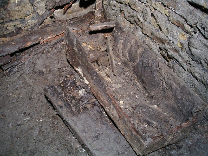 bh_compbox.jpg - A wooden box in one of the corners of the house.