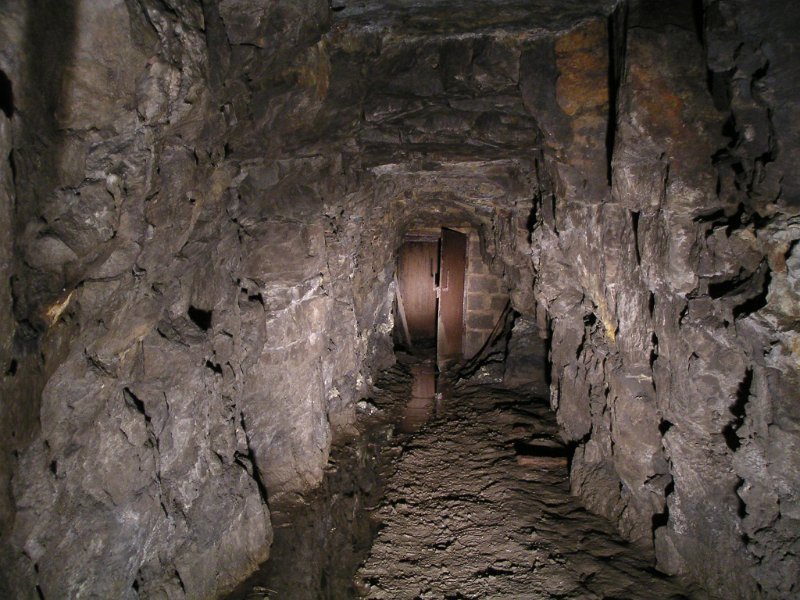 PICT6224.jpg - Looking at the second ventilation door.