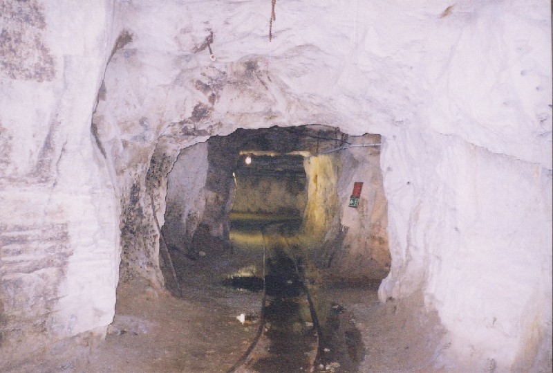 camborne1.jpg - A passage in the research mine, its very big and modern compared to the old mines.