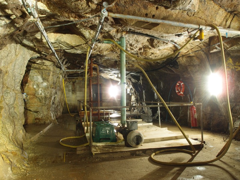 P8121401.JPG - Water collection tanks for air drills.