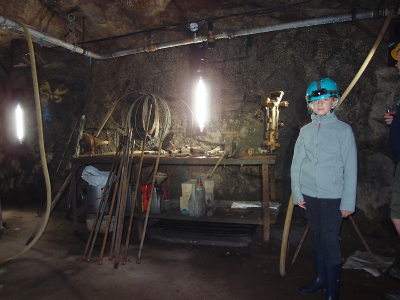 P8121403.JPG - Workshop.