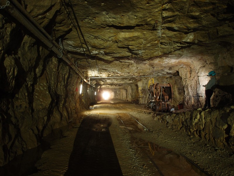 P8121434.JPG - Main Drive and rocker shovel.