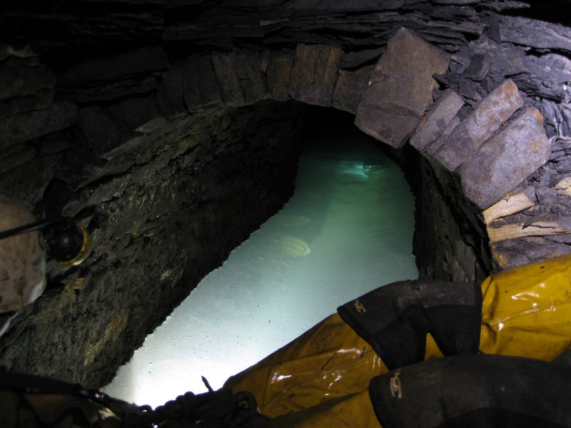 20_hl_calcitedwater3.jpg - Another view of the calcited water, this time lit up from underneath.