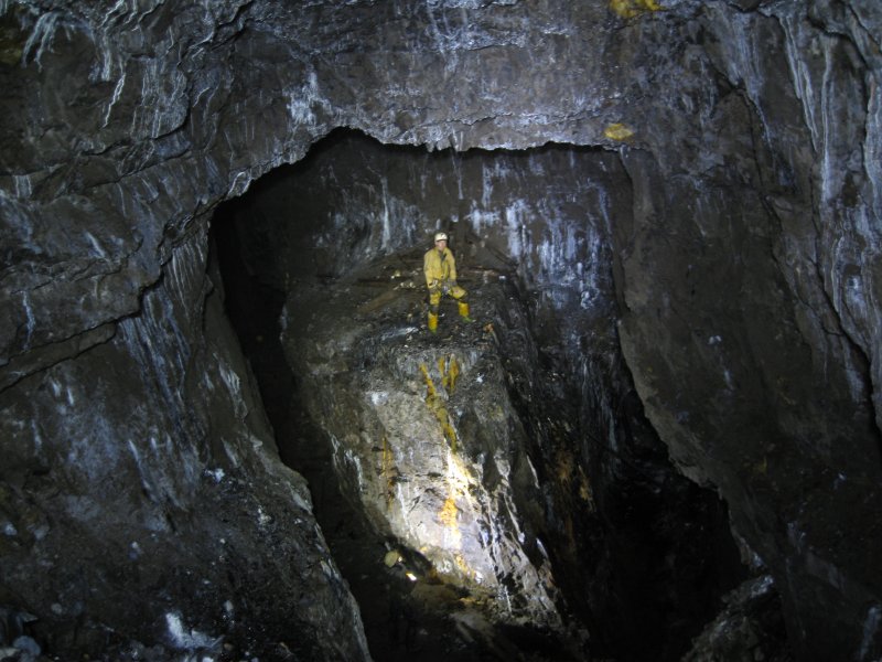 29_hbstopes_karlionpillar.jpg - View down onto the pillar from the rubble slope.
