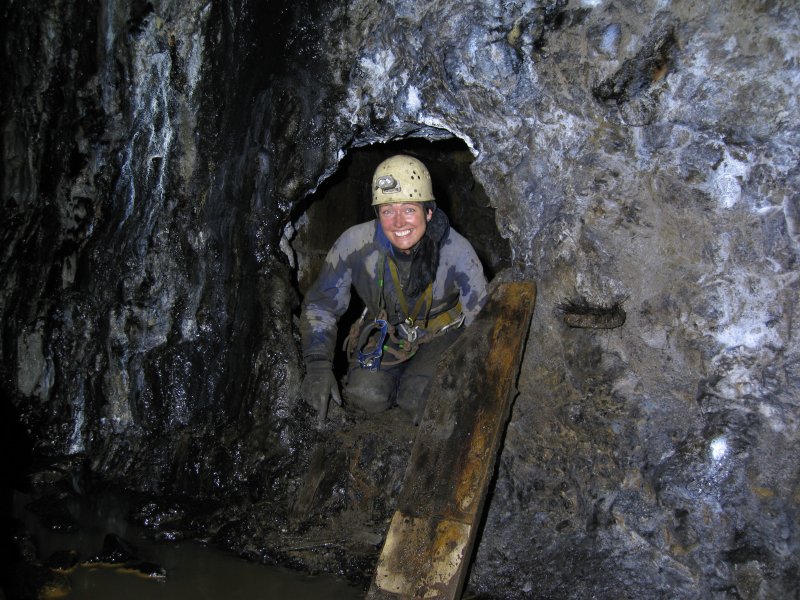 44_hbstopes_orechiteentrancekate.jpg - Kate in the entrance to the manway in the stope wall.